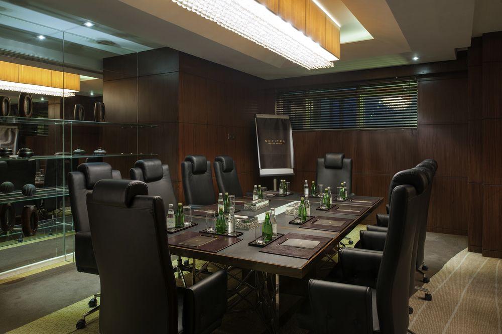 The Venue Jeddah Corniche Hotel Екстериор снимка A meeting room at the Four Seasons Hotel, Mumbai