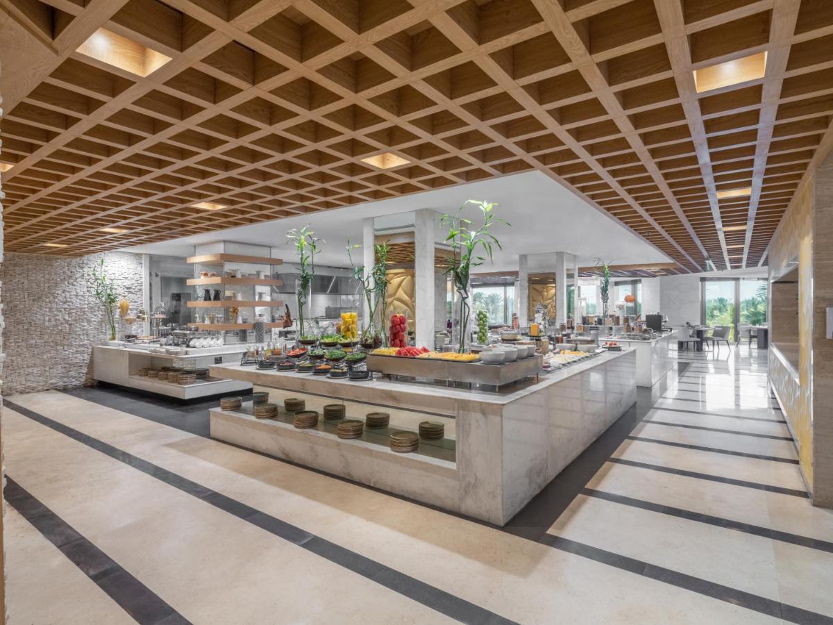 The Venue Jeddah Corniche Hotel Екстериор снимка The buffet at the hotel